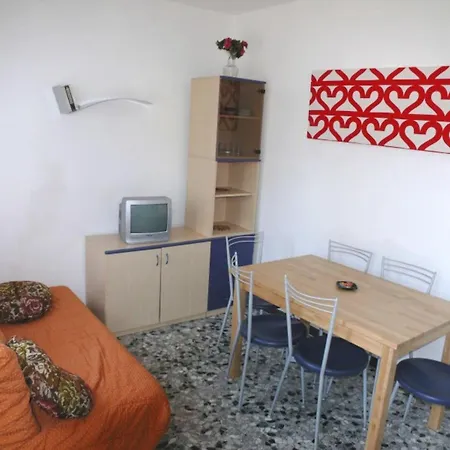 Functional For Five Guests In Διαμέρισμα