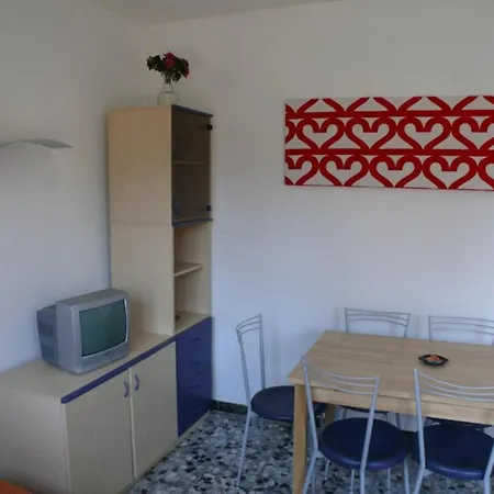 Functional For Five Guests In Διαμέρισμα *